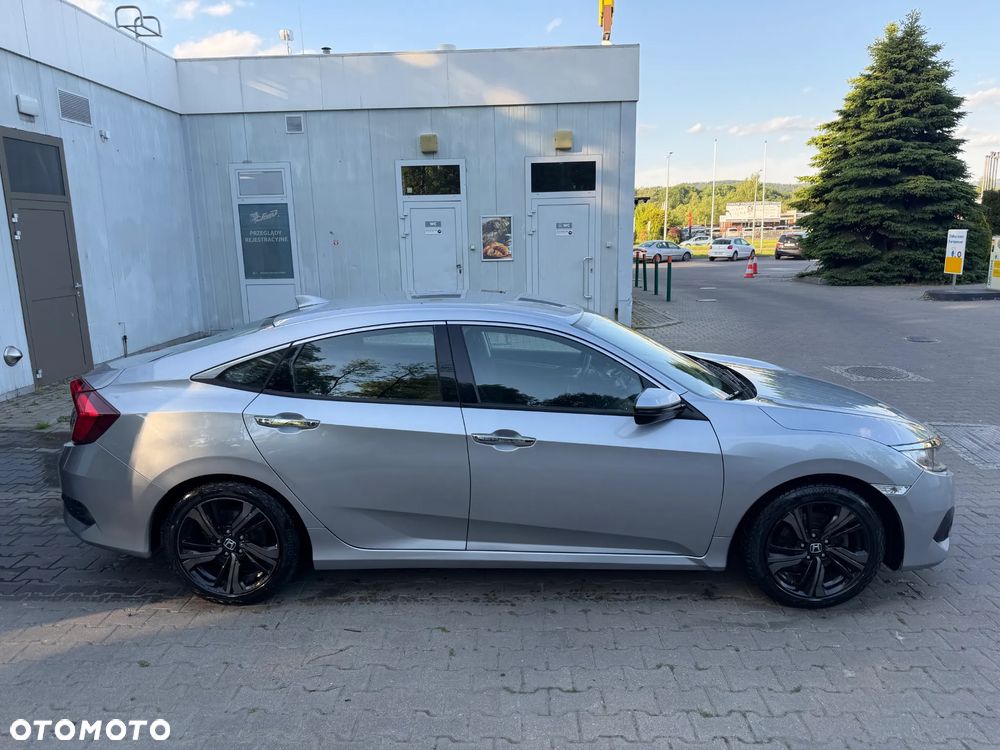 Honda Civic 1.5 T Elegance CVT - 10