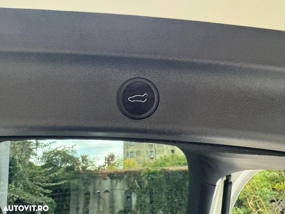Tesla Model Y Long Range - 25