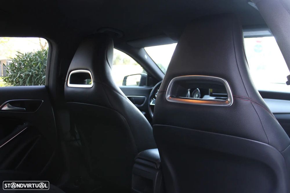 Mercedes-Benz CLA 200 d Shooting Brake AMG Line - 17