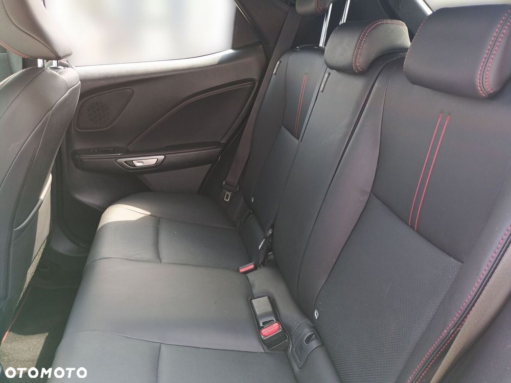 Lexus LBX 1.5 Hybrid Emotion - 15