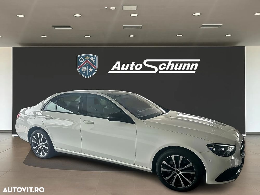 Mercedes-Benz E 300 de Aut. - 4