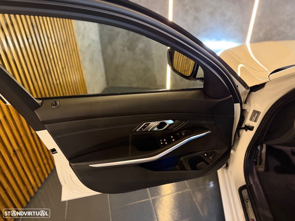 BMW 330 e Touring Aut. M Sport - 15