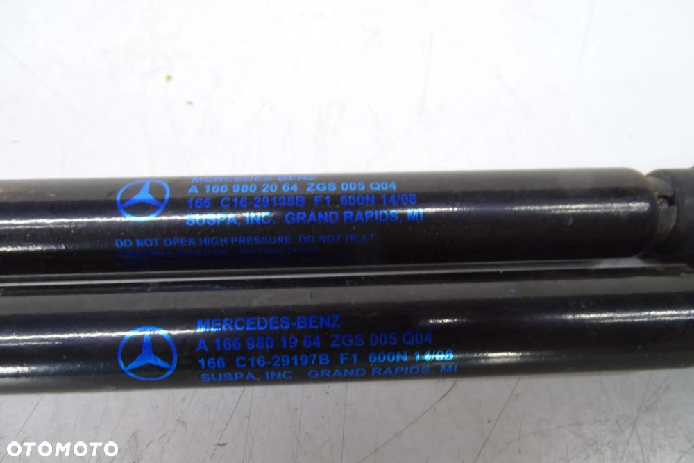 Siłownik KLAPY MERCEDES ML 166 ML166 A1669802064 A1669801964 - 2