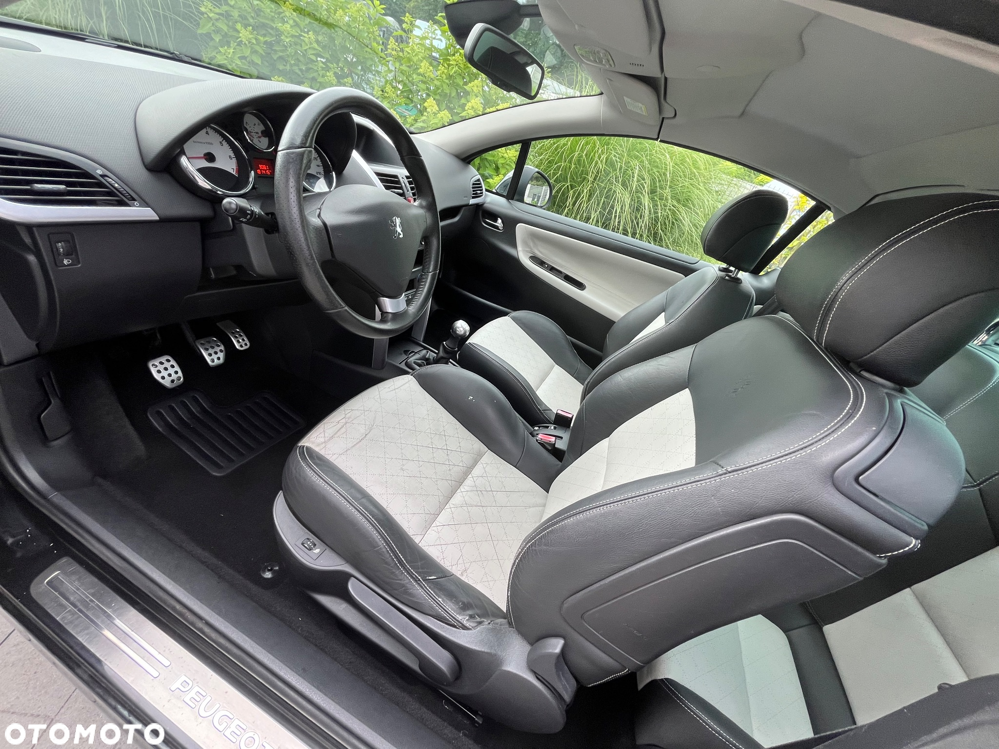 Peugeot 207 CC 120 VTi Roland Garros - 11