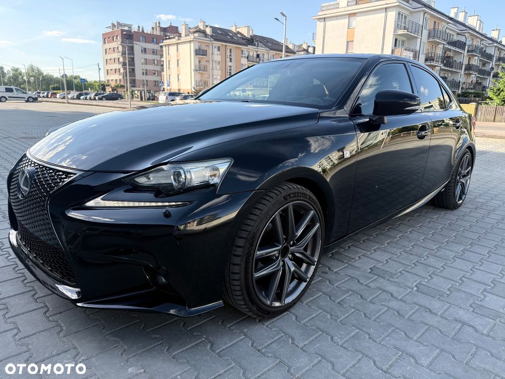 Lexus IS - 1