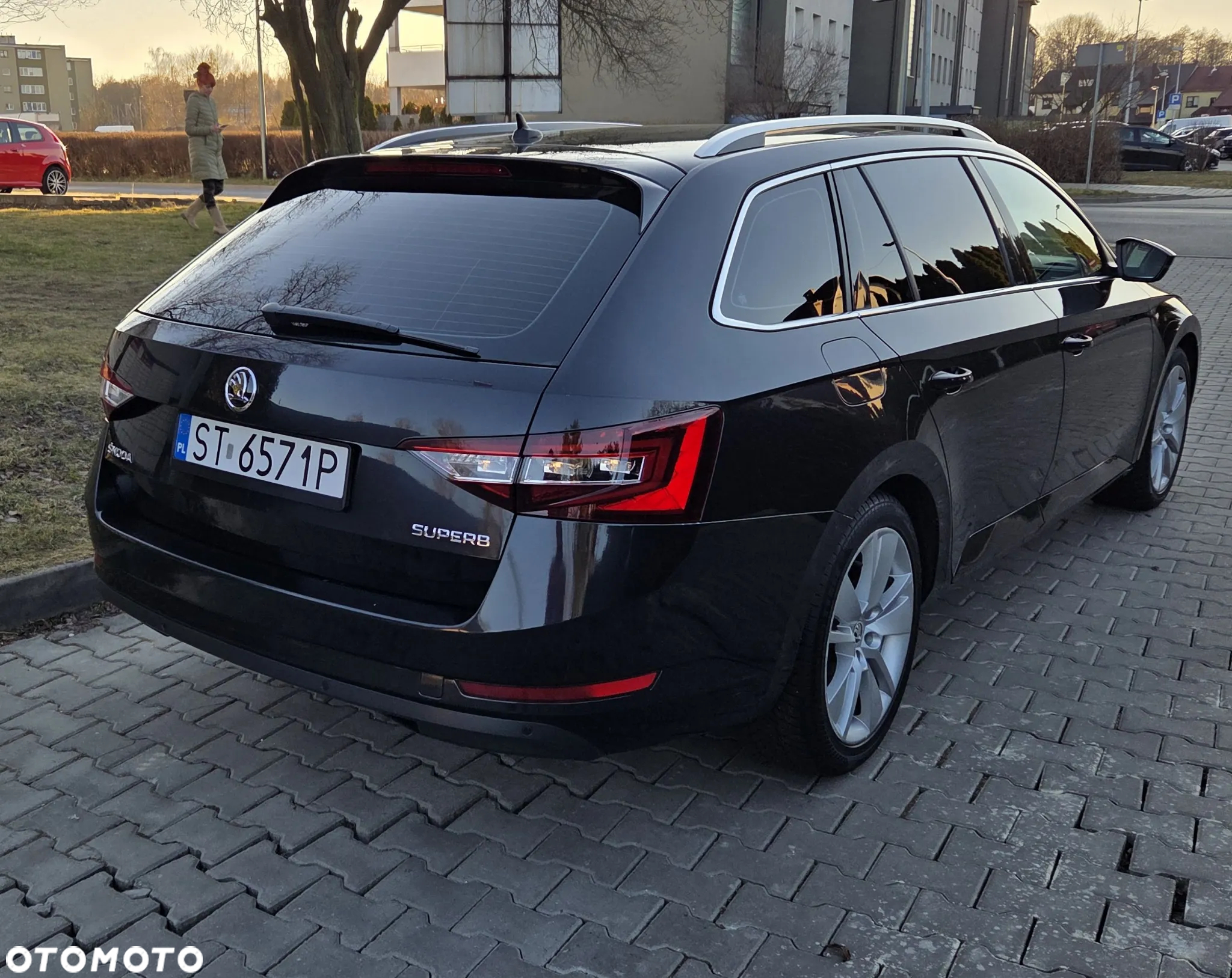 Skoda Superb 2.0 TDI Style DSG - 4