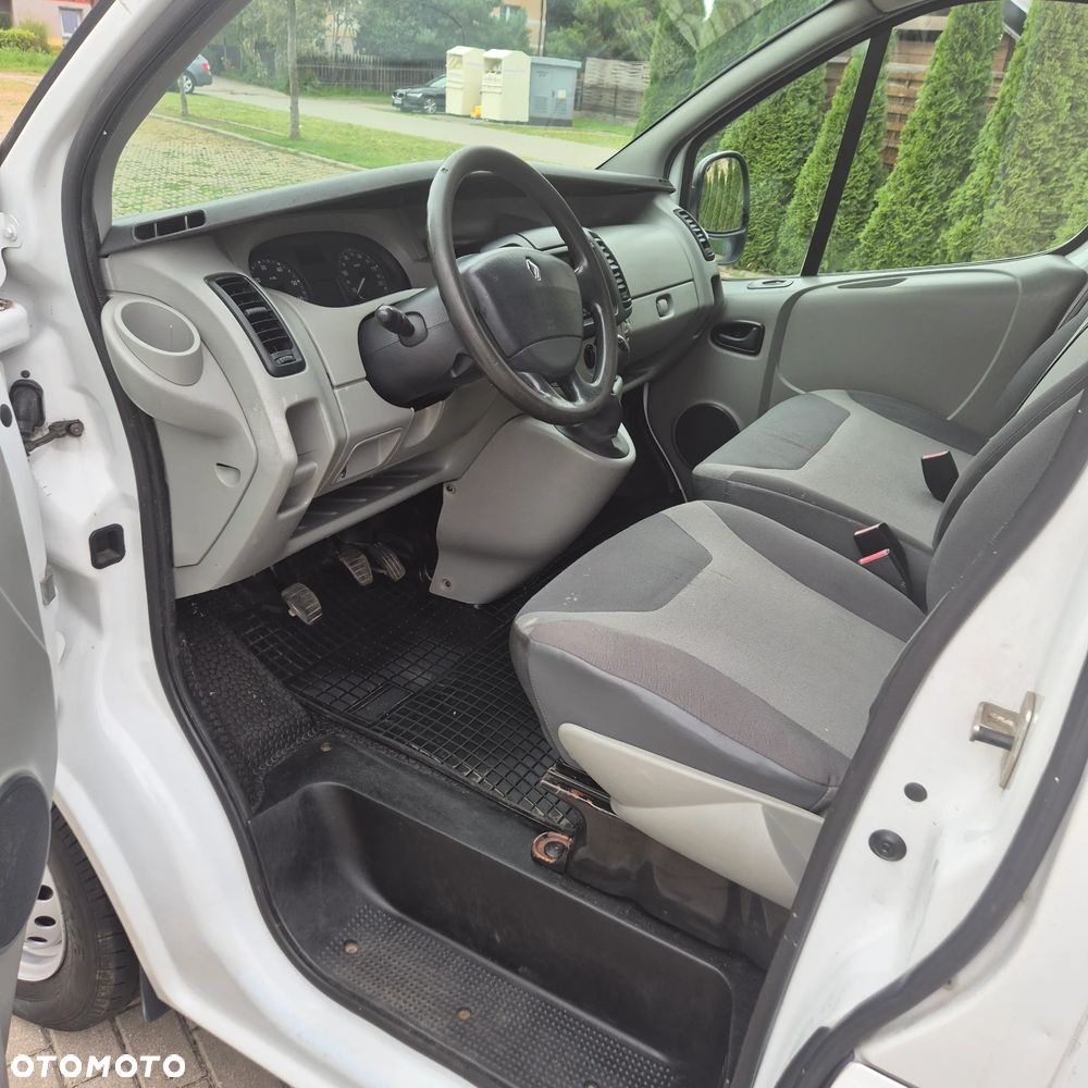 Renault Trafic - 16