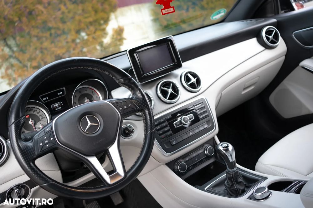 Mercedes-Benz CLA 200 AMG Line - 6