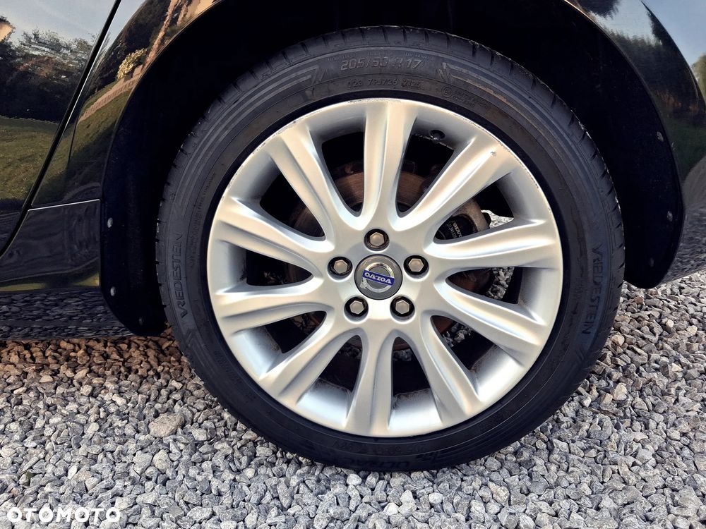 Volvo V40 D2 Momentum - 25