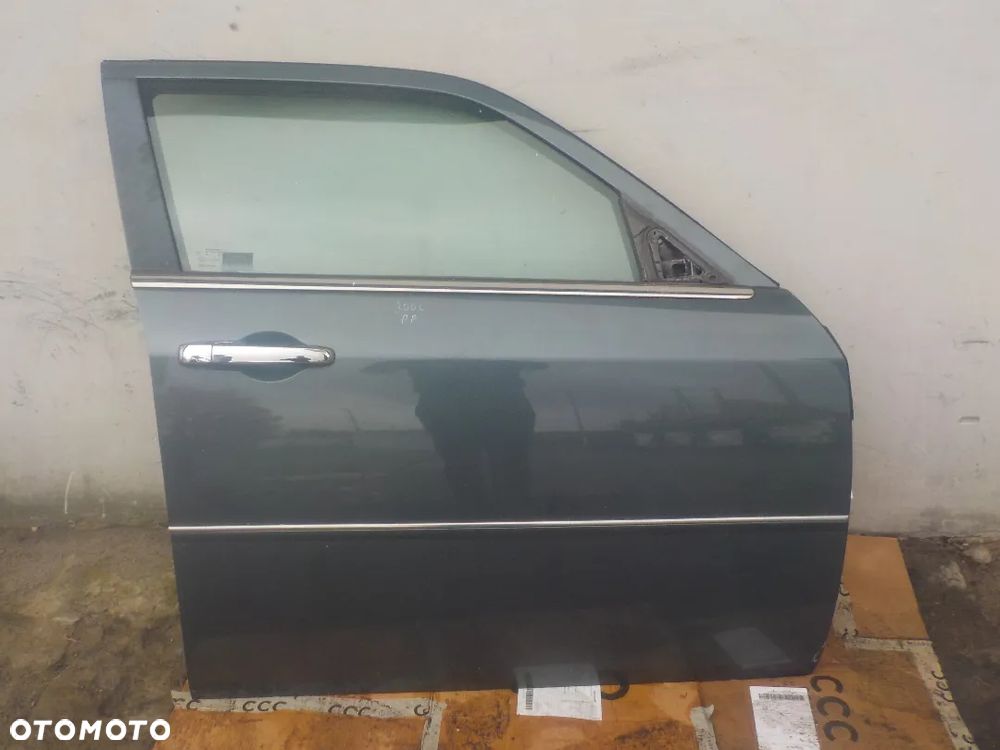 CHRYSLER 300C DRZWI PRAWY PRZÓD