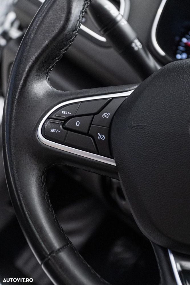 Renault Megane TCe 140 GPF ZEN - 15