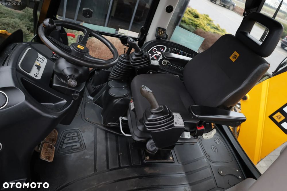 JCB 3CX - 26