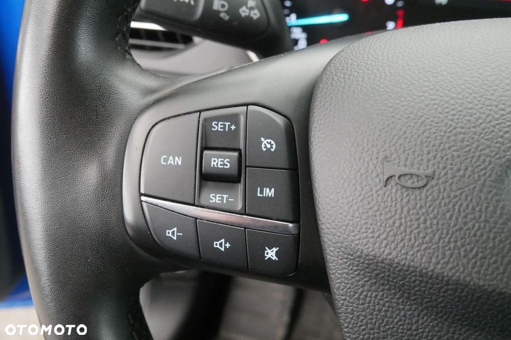 Ford Focus 1.0 EcoBoost Titanium - 24