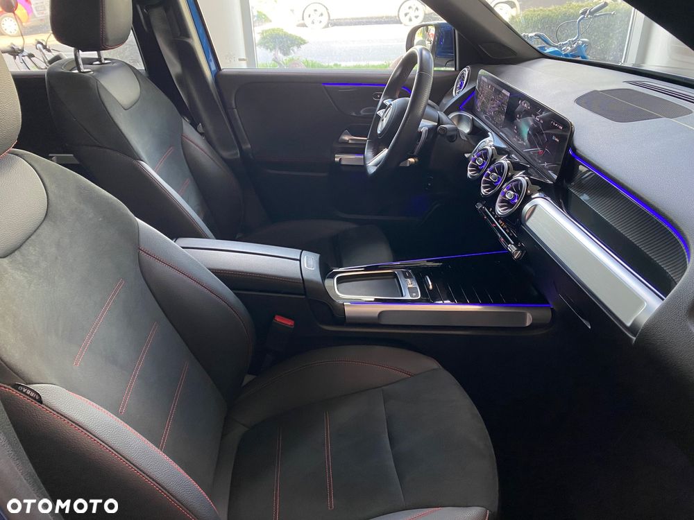 Mercedes-Benz GLB 200 AMG Line 7G-DCT - 24