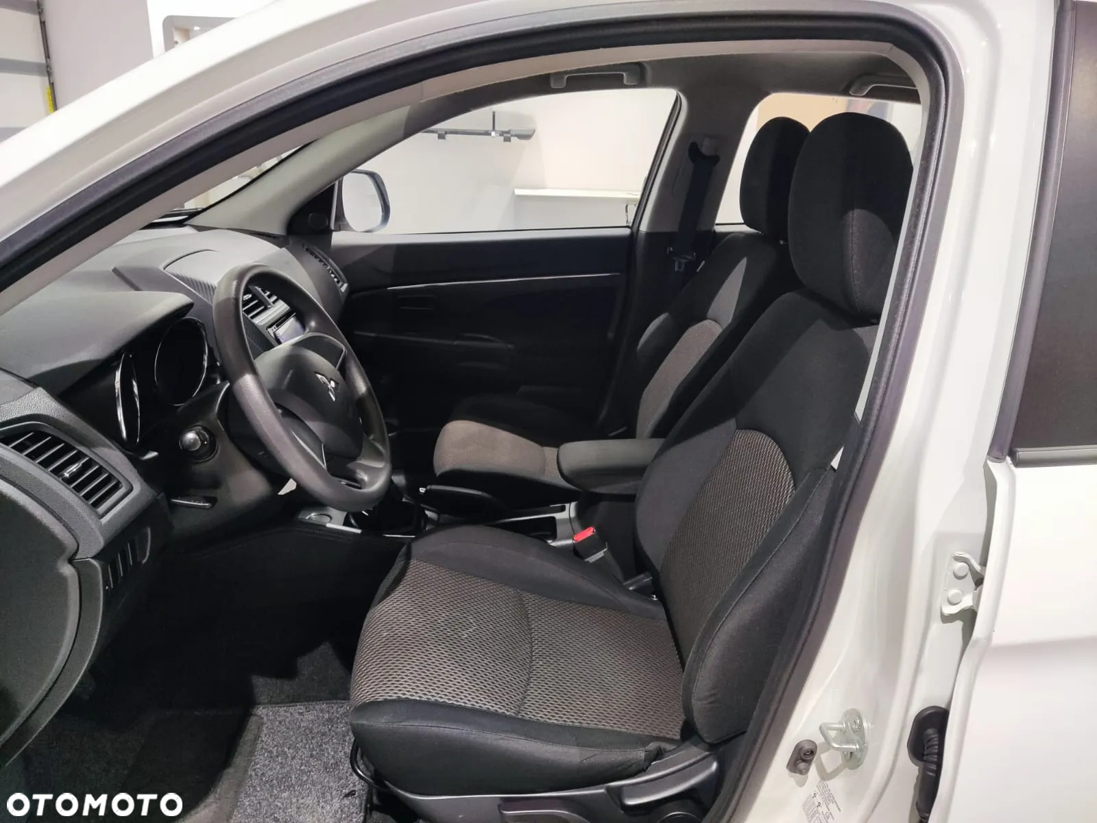 Mitsubishi ASX - 8