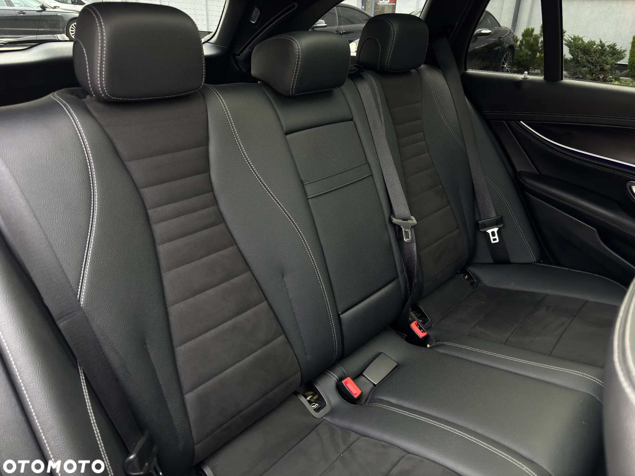 Mercedes-Benz Klasa E 220 d T 9G-TRONIC AMG Line - 34