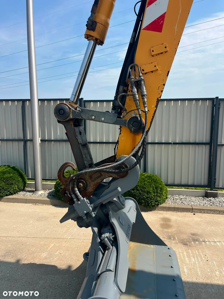Liebherr R900C Litronic * 2011 * 8 688 mth * długi zasięg * - 4