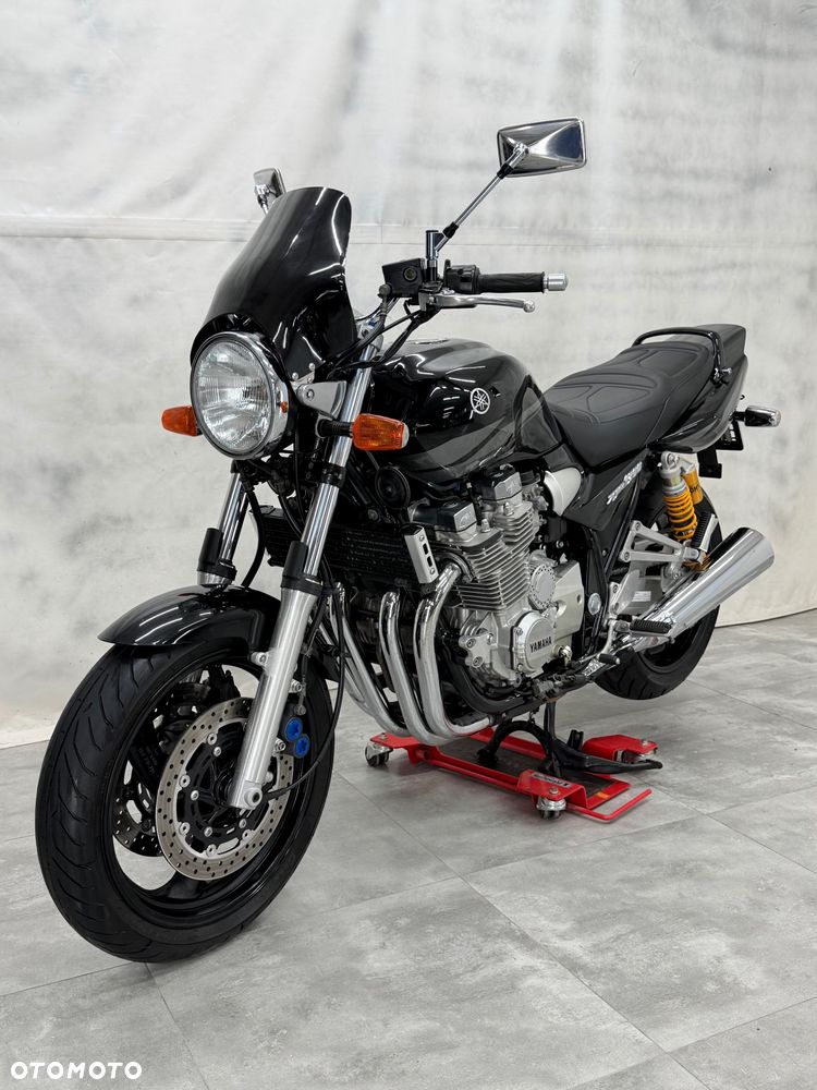 Yamaha XJR - 2