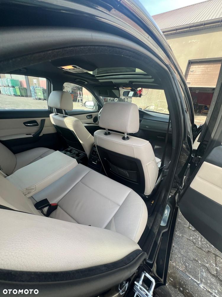 BMW Seria 3 335i xDrive - 9