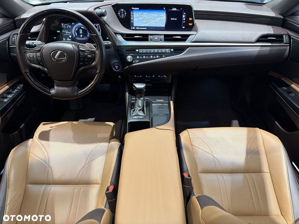 Lexus ES 300h Omotenashi - 12