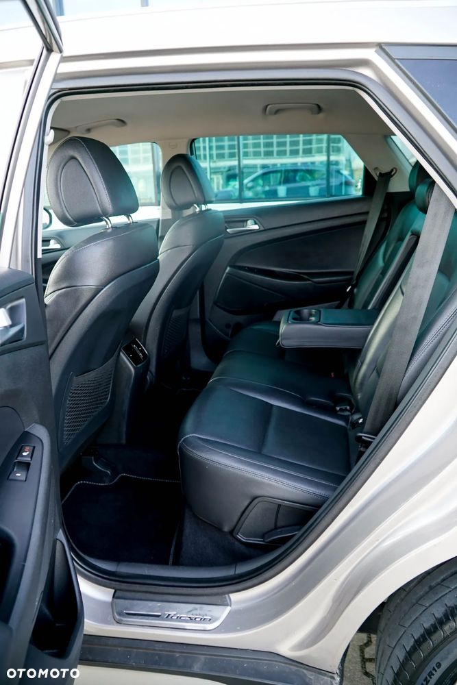 Hyundai Tucson blue 1.7 CRDi 2WD Style - 23