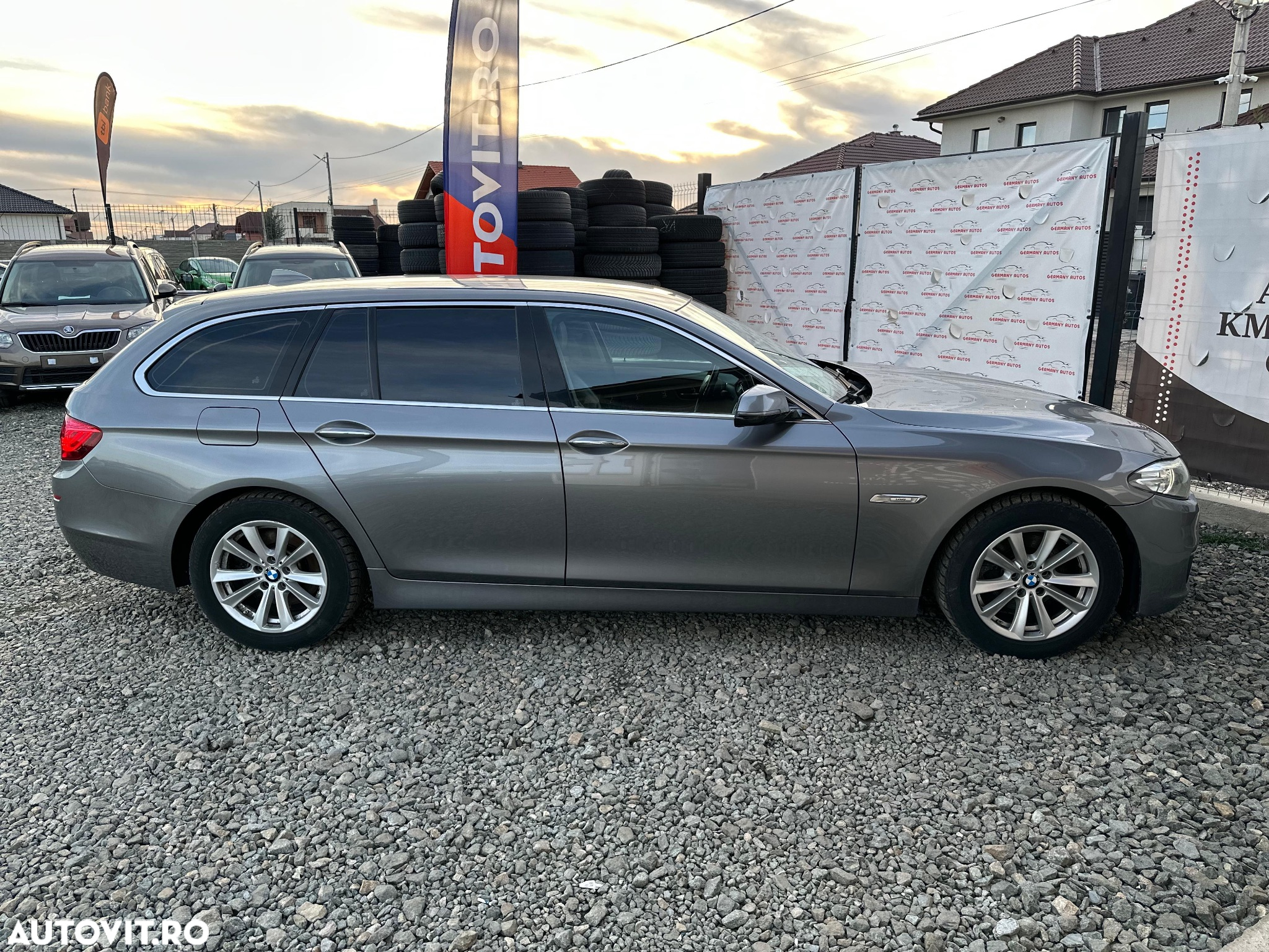 BMW Seria 5 520d Touring Aut. Luxury Line - 2