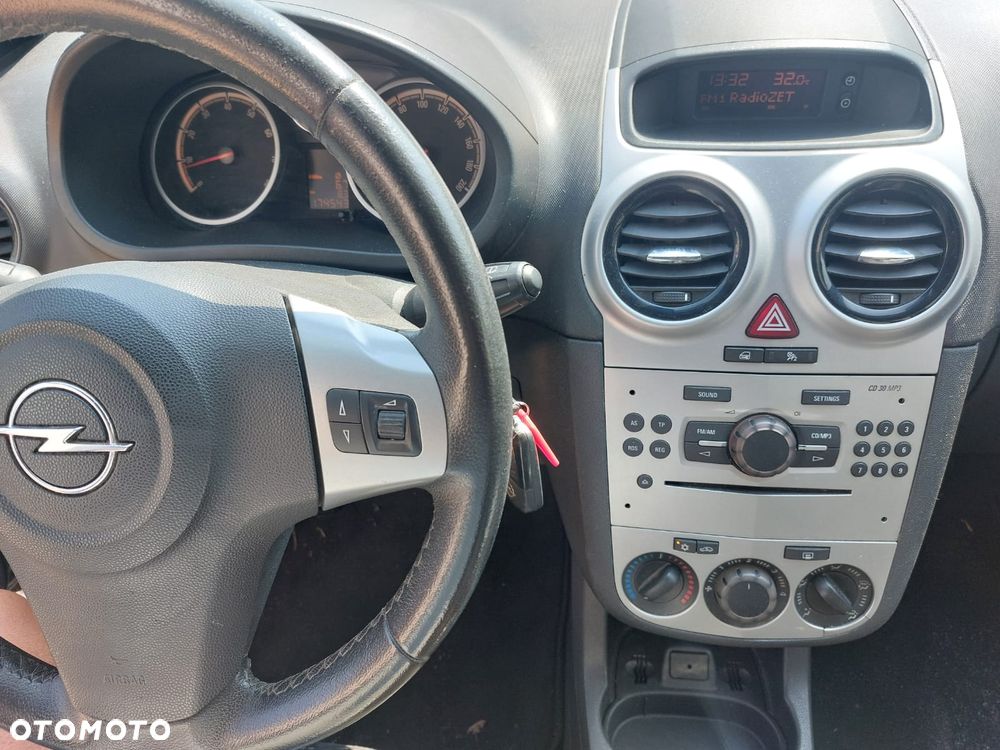 Opel Corsa 1.4 16V Satellite - 17