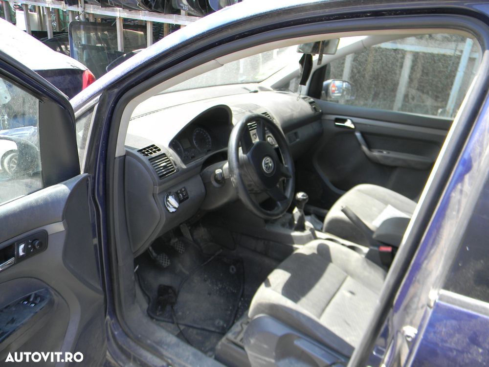 Dezmembrari  VW TOURAN (1T)  2003  > 2010 1.9 TDI Motorina - 8