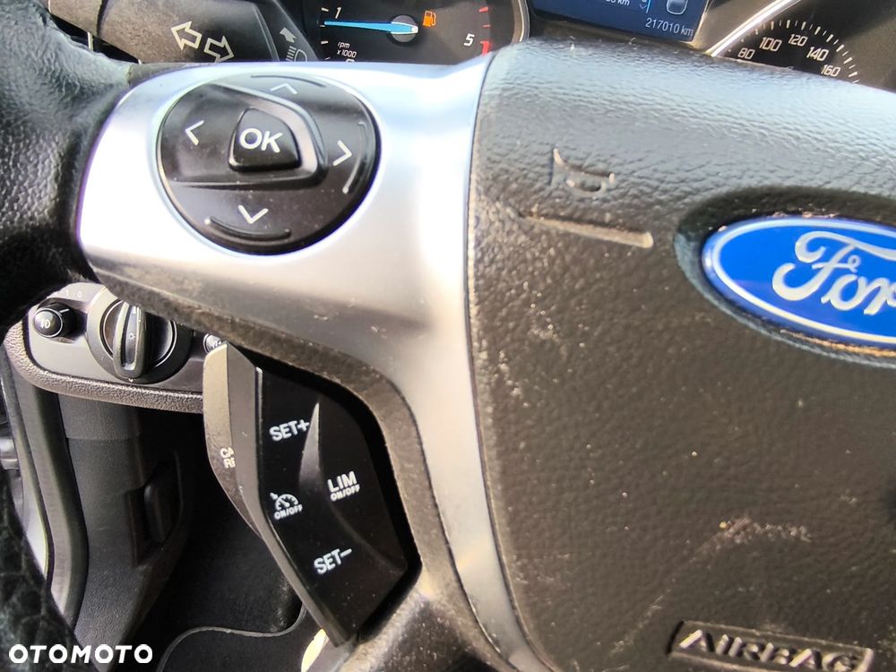 Ford Kuga 2.0 TDCi FWD Titanium - 32