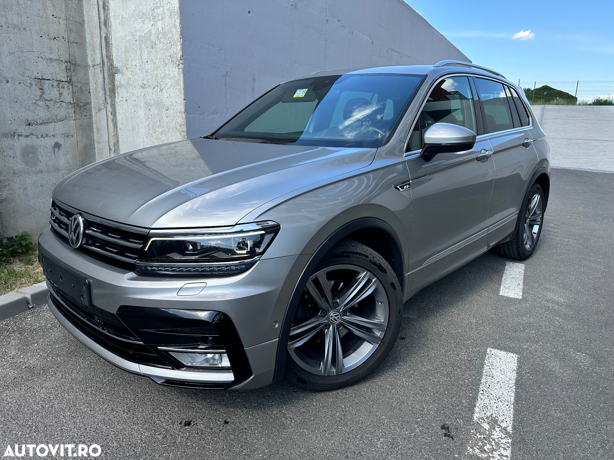 Volkswagen Tiguan 2.0 TDI SCR 4MOTION DSG R-Line - 3