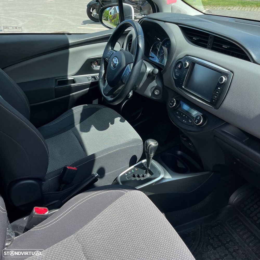 Toyota Yaris 1.5 HSD Comfort+Navi - 8