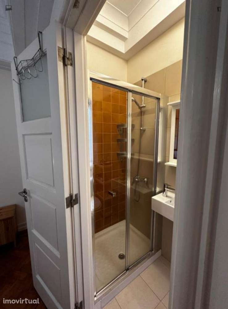 Quarto - localizado em Santo Ildefonso Porto - Grande imagem: 5/19