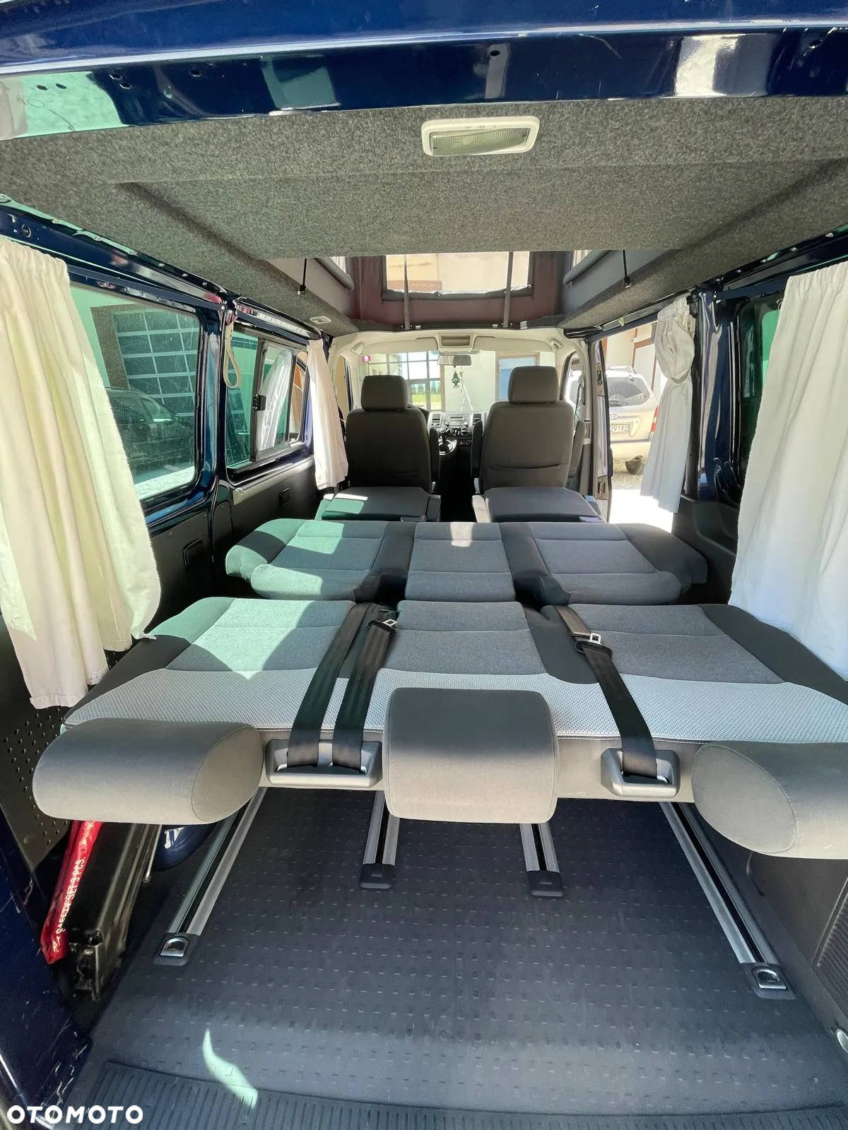 Volkswagen Multivan - 7