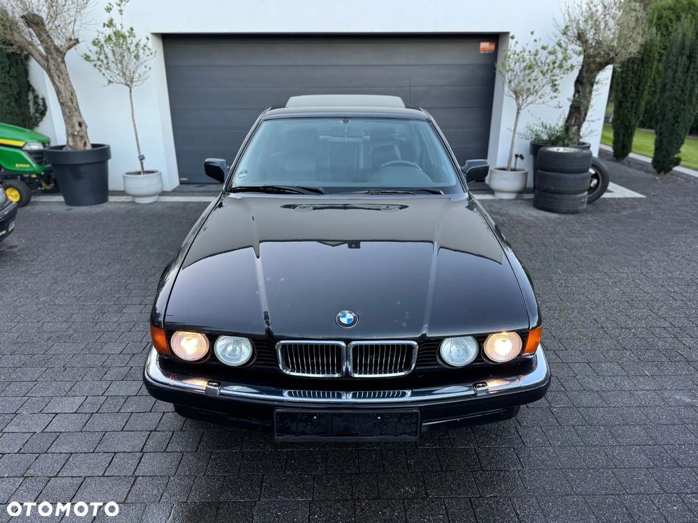 BMW Seria 7 750i - 5