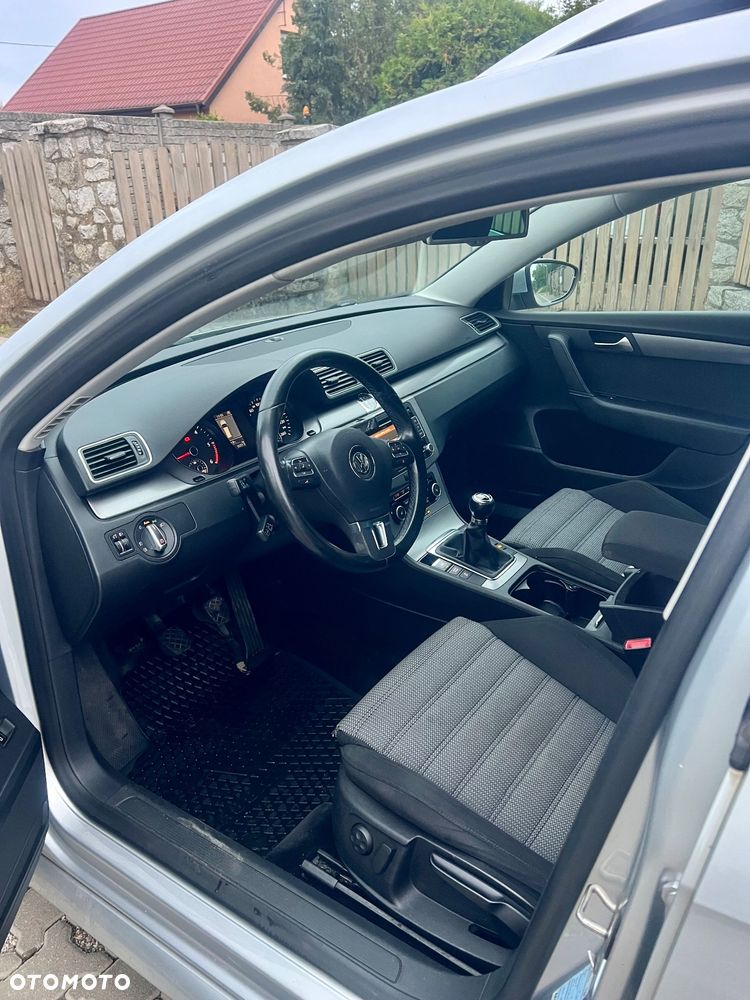 Volkswagen Passat 2.0 TDI Comfortline - 6