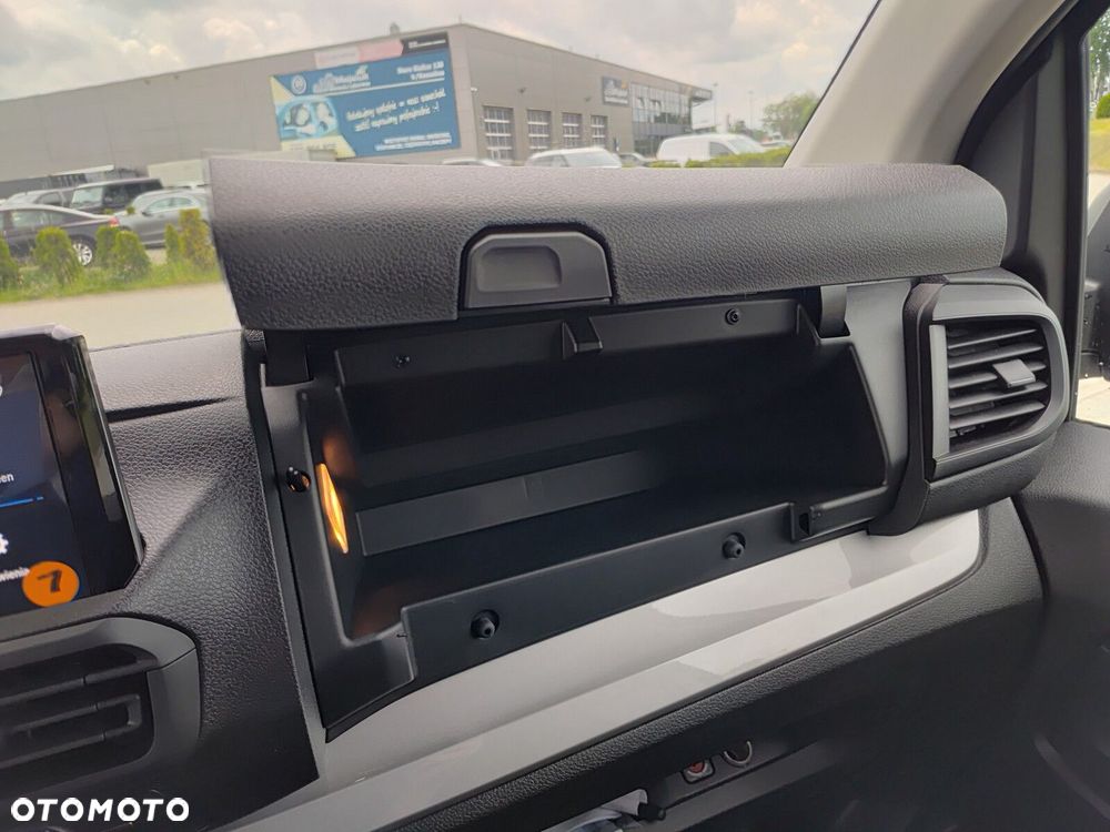 Opel Vivaro Vivaro Furgon XL Diesel 2.2 150 KM Manual - 21