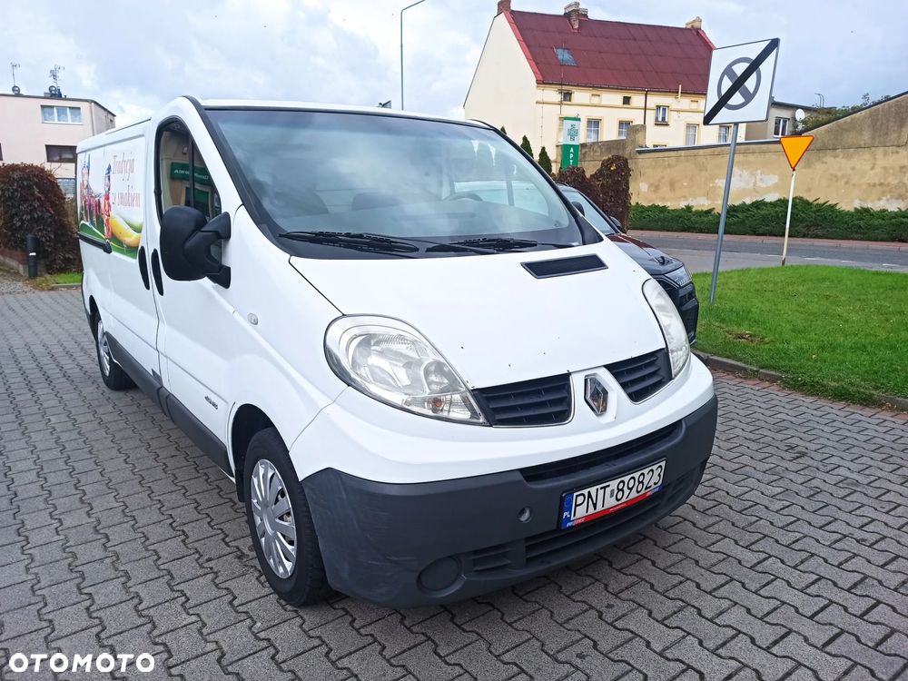 Renault TRAFIC - 2