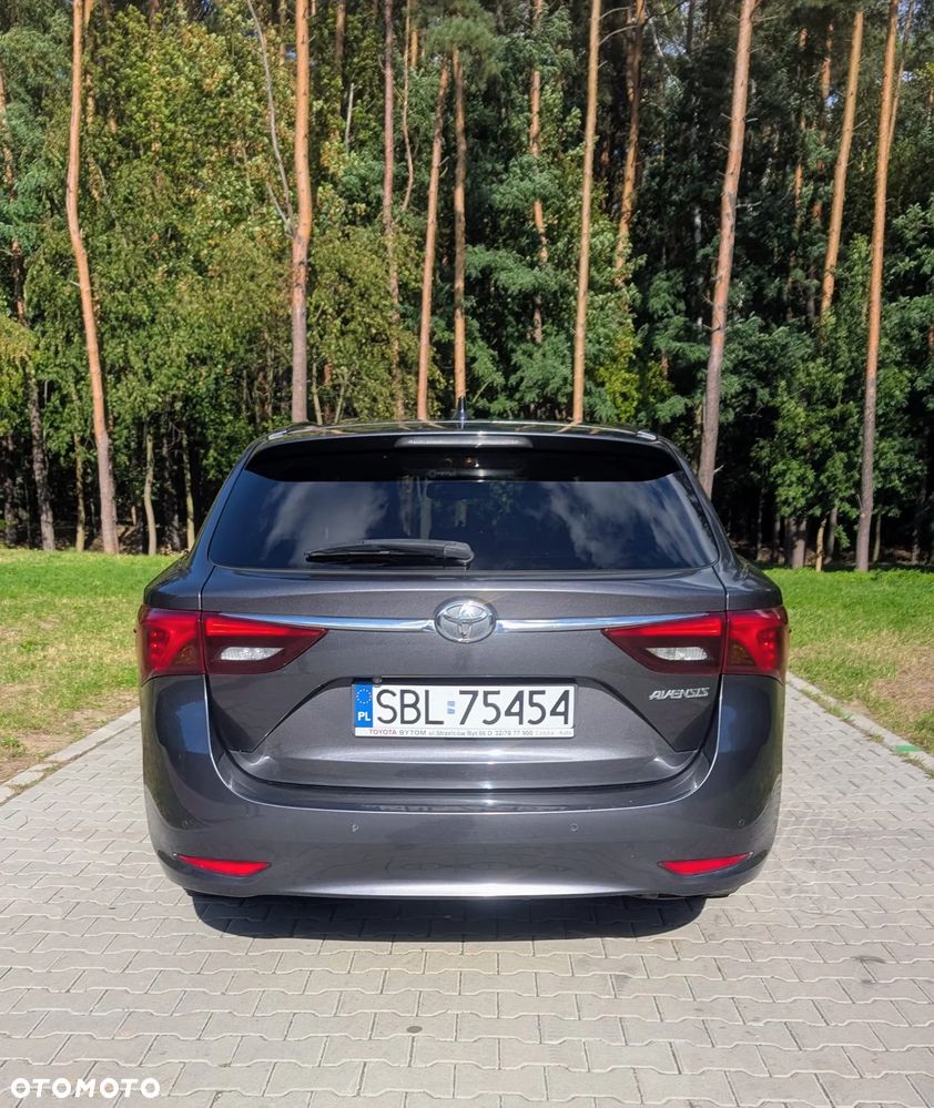 Toyota Avensis 1.8 Premium - 11
