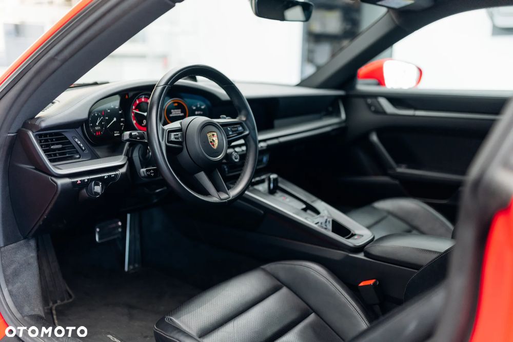 Porsche 911 Carrera - 17