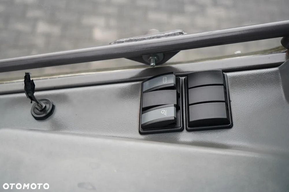 Hitachi ZW95  / ŁADOWARKA KOŁOWA  / 2020 R / WIDŁY DO PALET - 31