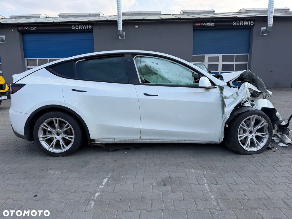 Tesla Model Y RWD - 2
