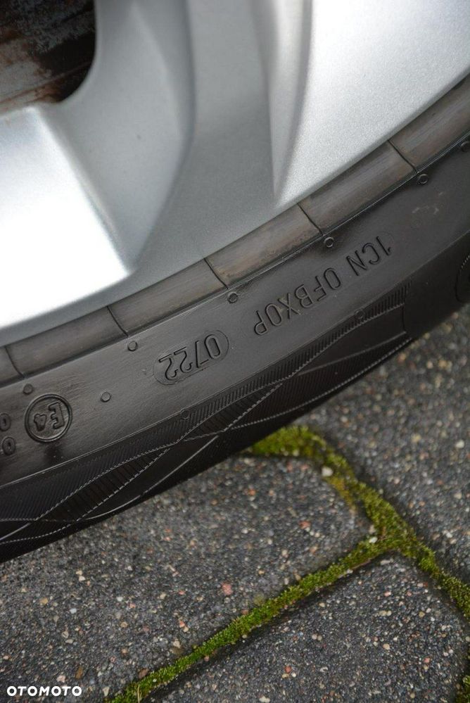 Ford Kuga 2.0 TDCi 2x4 Titanium - 32