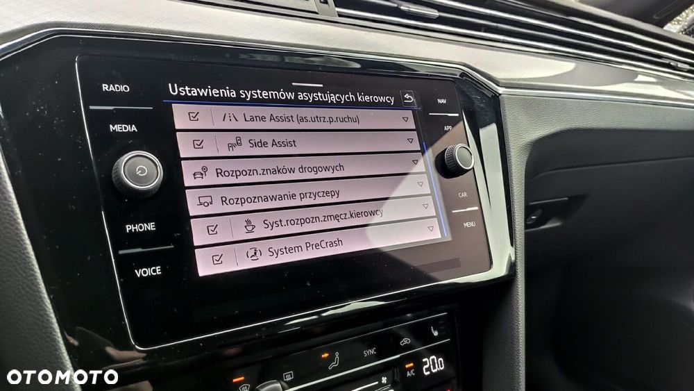 Volkswagen Passat - 24