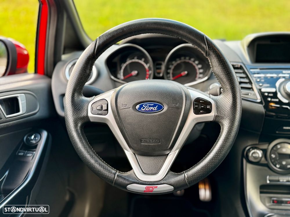 Ford Fiesta 1.6 EcoBoost c/ Pack Pele Desportiva ST - 18