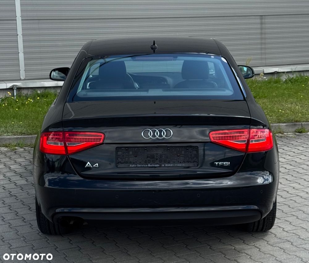 Audi A4 Limousine - 12
