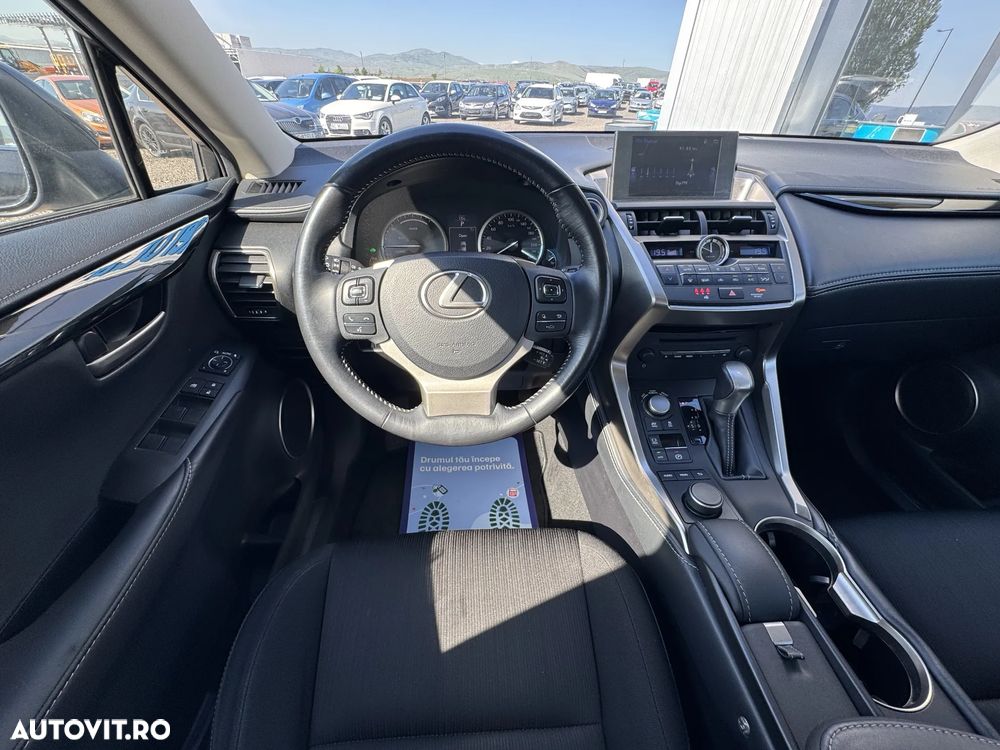 Lexus Seria NX 300h - 24