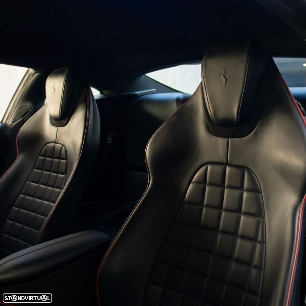 Ferrari Roma 3.9 Twin-Turbo V8 - 23