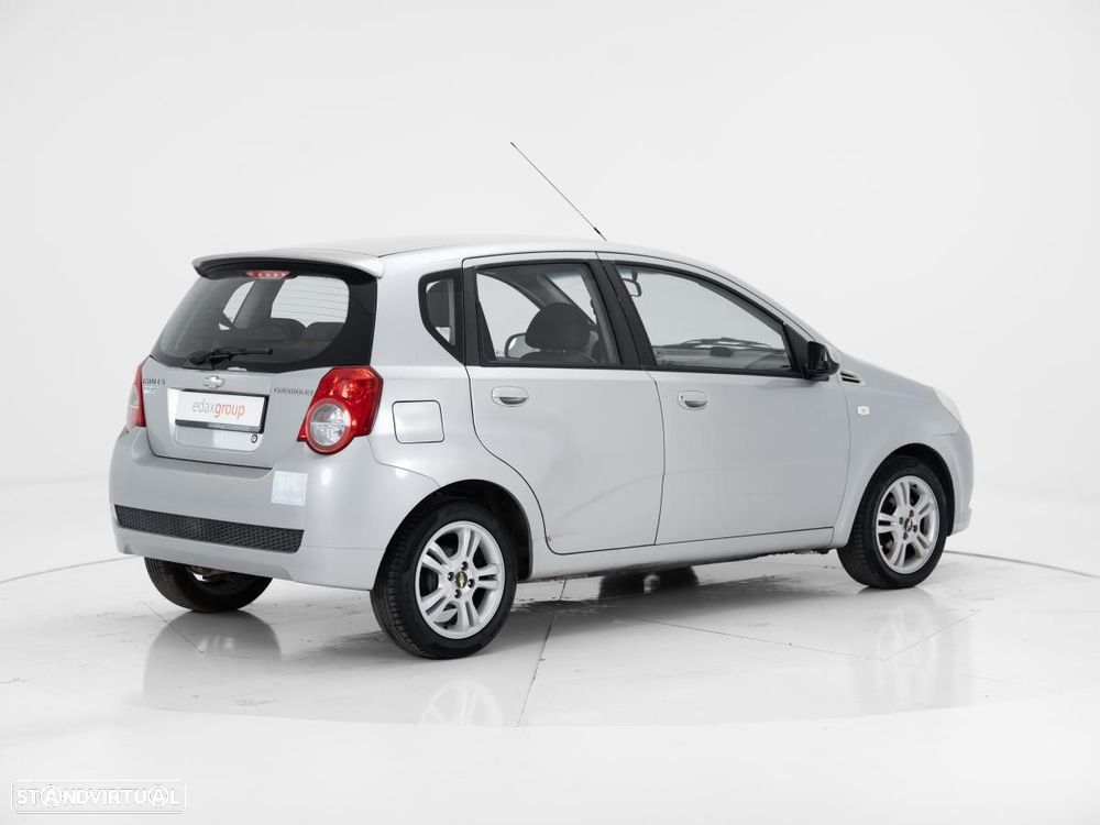 Chevrolet Aveo - 4