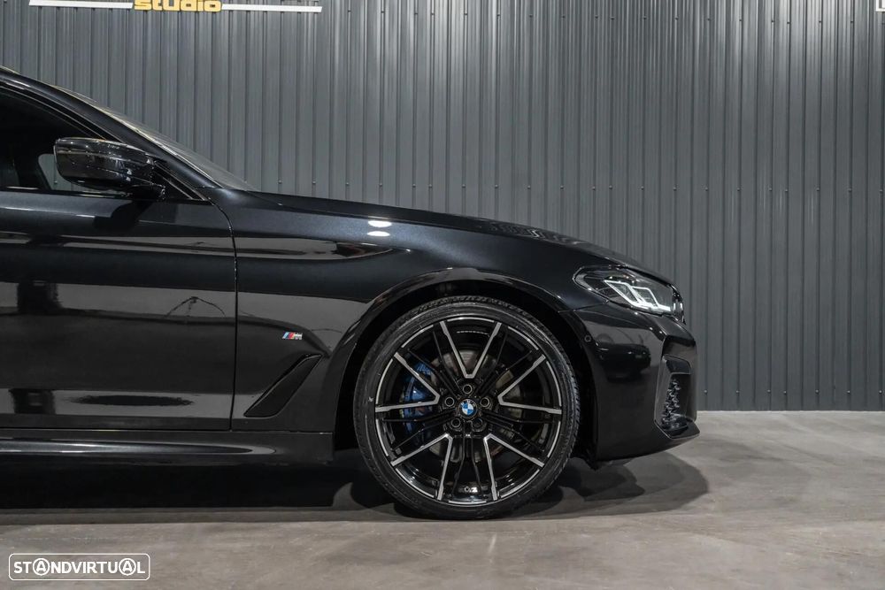 BMW 530 e Pack Desportivo M - 37