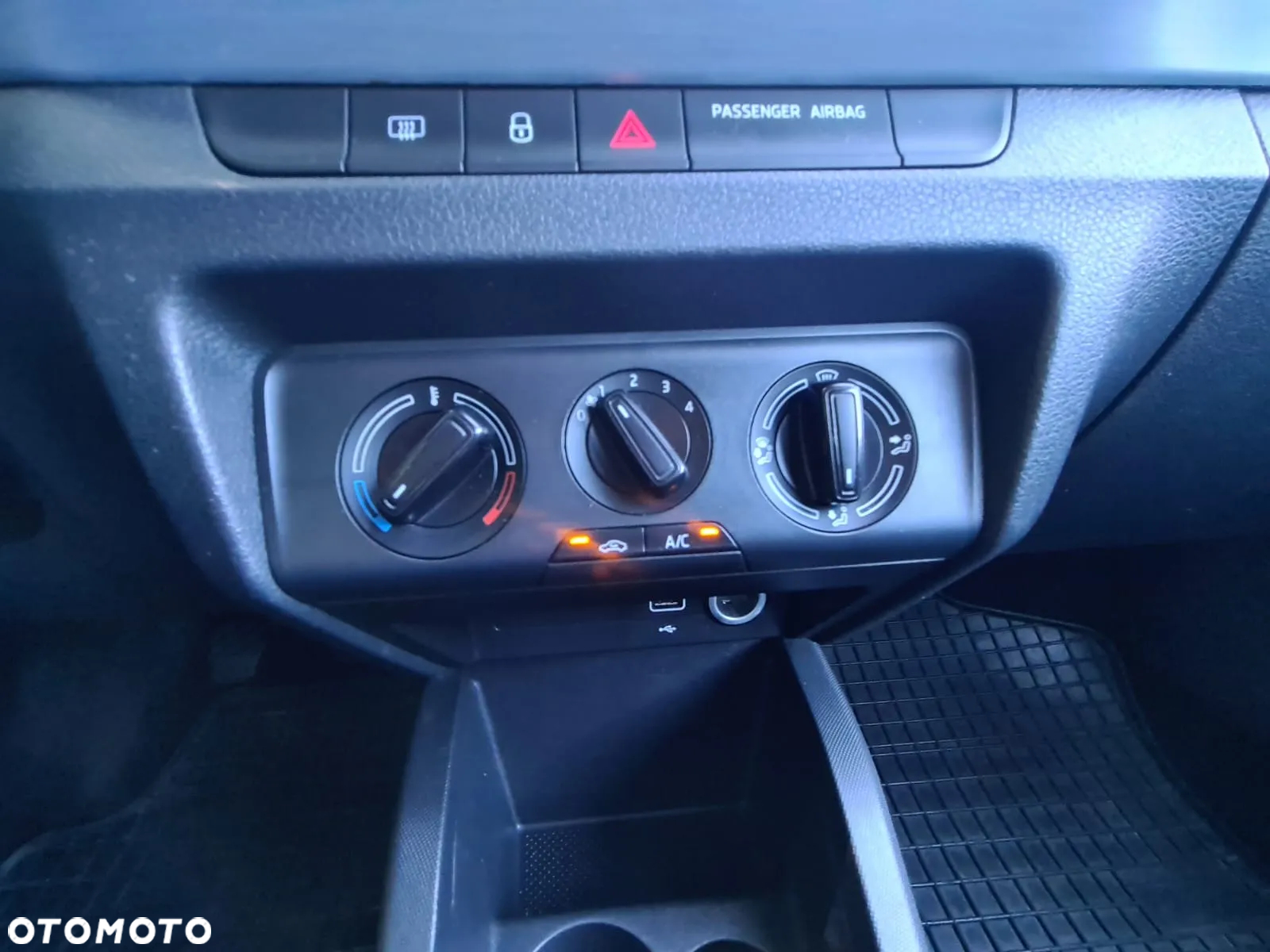 Skoda Fabia 1.0 Ambition - 35